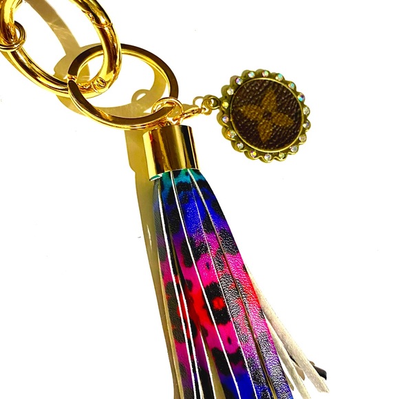 Leopard Multi Color Wrist Bangle Keychain with Tassel Accent - Picture 9 of 9